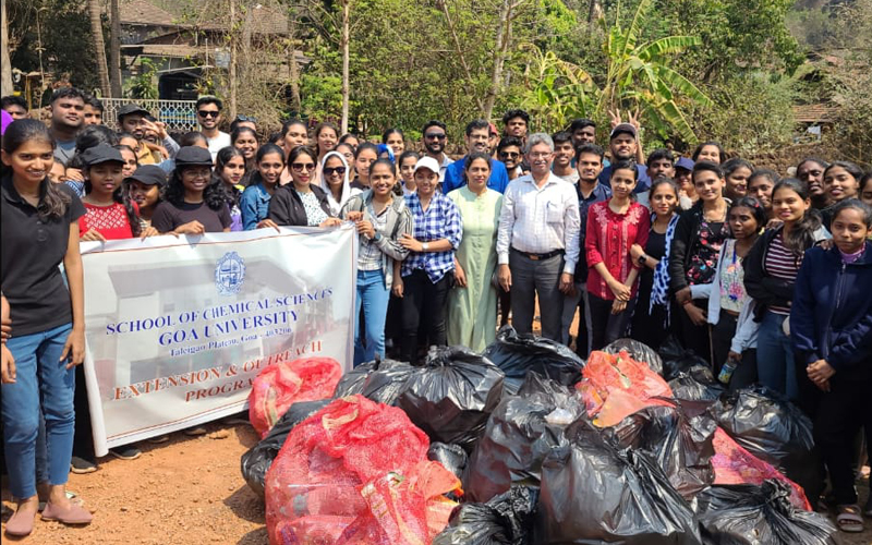 Cleanliness drive at Khandepar by School of Chemical Sciences